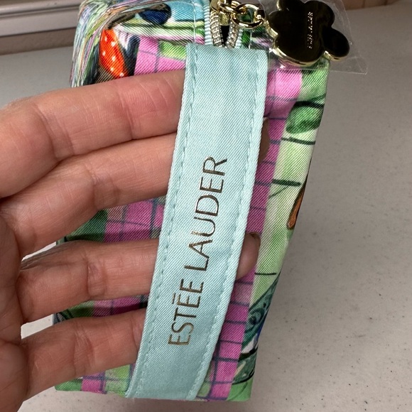 Estée Lauder Limited Edition Cosmetic/Travel Bag - Picture 10 of 10